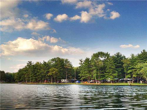 Trailers camping along the water at CERALAND PARK & CAMPGROUND