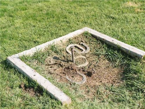 Horseshoe pit