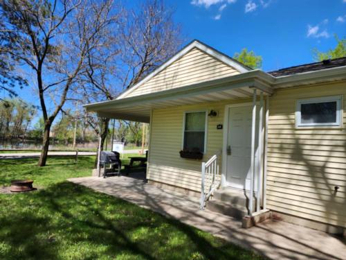 Cabin at site Lake Road Campground