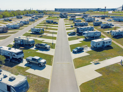 Rows of RV sites at Belaire Junction RV Park