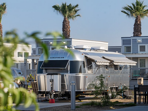 Air streamer at Sun Outdoors San Diego Bay