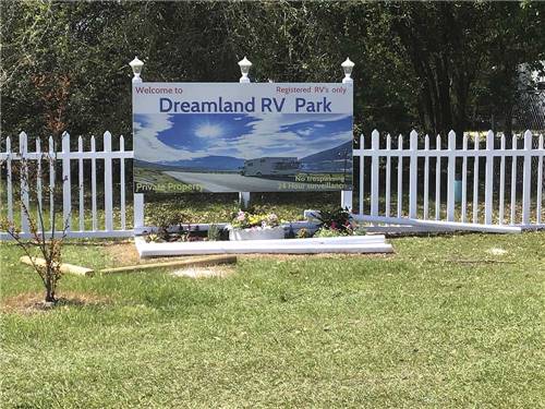 The front entrance sign at DREAMLAND RV PARKS