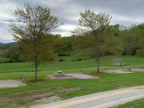 Open RV space at site Mountain View RV Park - Roan Mountain