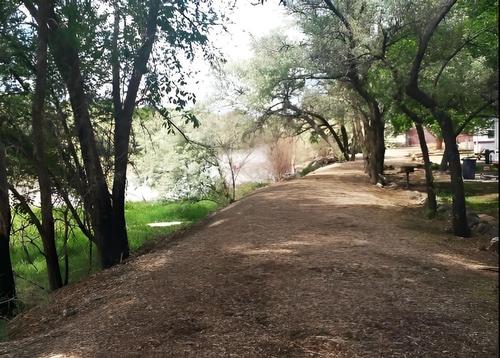 Four Seasons River Inn & RV Park