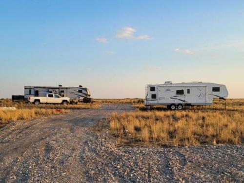 Two campers at Twin Buttes RV