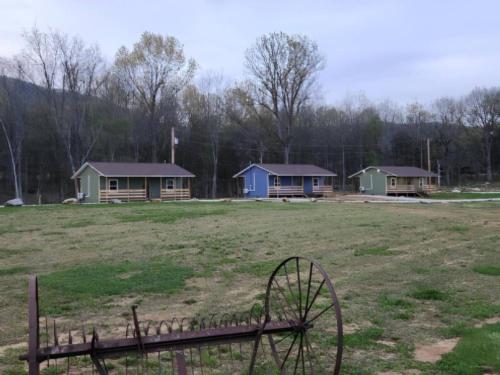 Cabin's at site Yeary Valley Farms