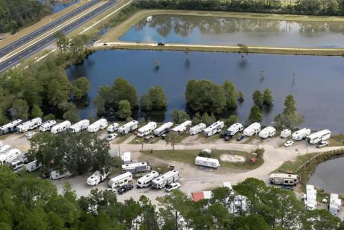 Overhead view at site Leisure Lakes RV Resort