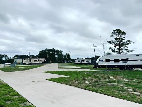 Paved roads at Roundbunch Bayou RV Resort