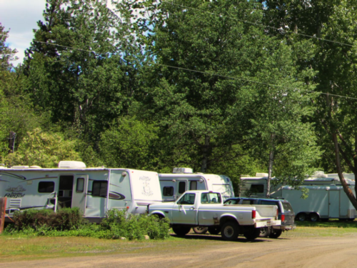 RV sites in the trees at Creekside RV Park & Campground