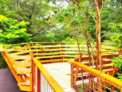 Balcony area at Diorite Mountain