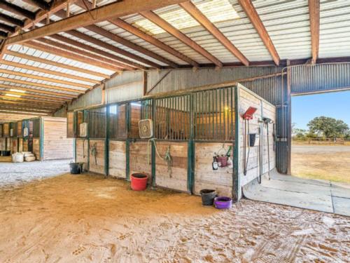 Horse stalls at Hill City Horse Stop