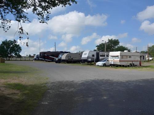 Trailers parked at site Los Ranchos RV Park
