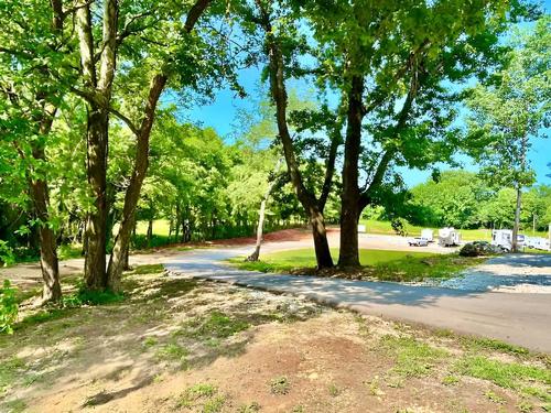 The Shoals Cottages & RV Park