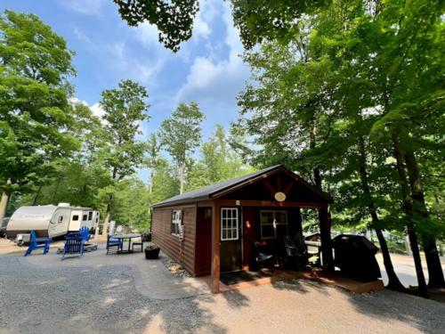 Cabin at site Timber Run Campground