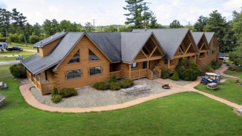 Clubhouse at site Warrens Lodging