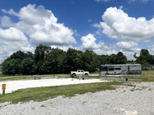 Gravel sites at FRANK'S AT CANE HOLLOW RV PARK