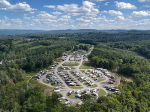Aerial view of the park at Skyridge Trails Campground