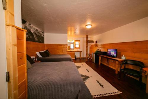 Inside cabin at site Chinook Winds Lodge