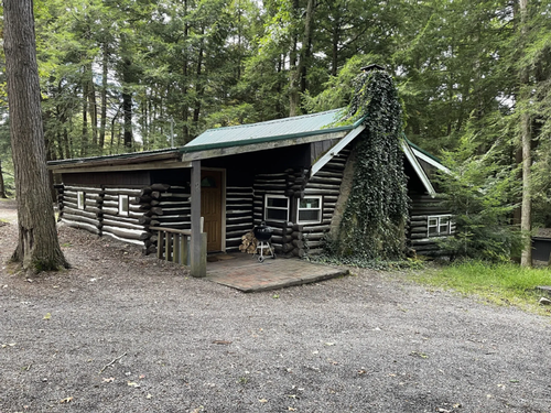 Cabin rental at park Hominy Ridge Cabins and Gift Shop