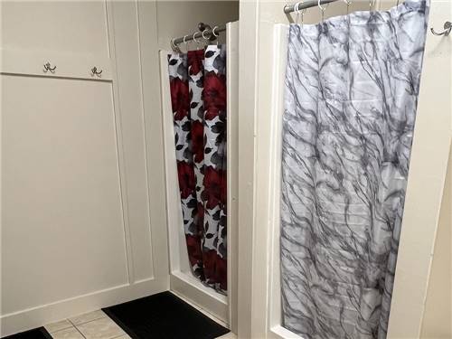 Extra clean bathhouse