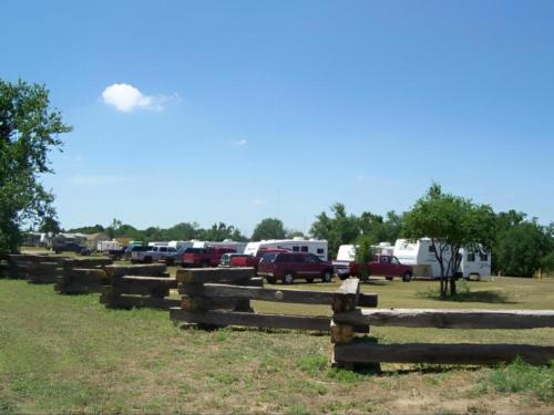 Red Deer Villa RV Ranch