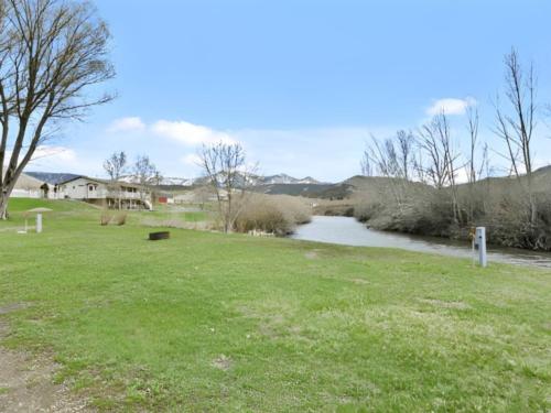 Lake view at site Lost Trail