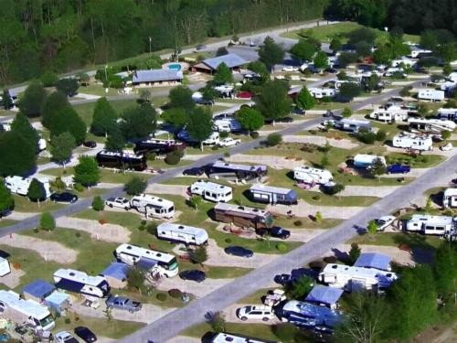 Suwannee River Rendezvous Resort & Campground