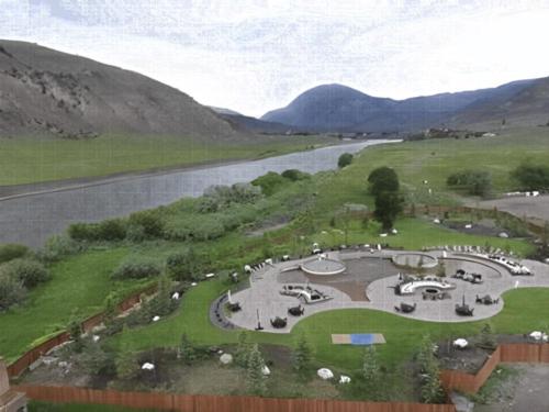 Yellowstone Hot Springs Resort