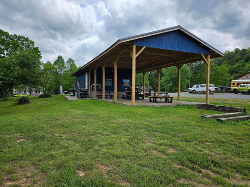 Covered palivilion at Wood Mountain Campground
