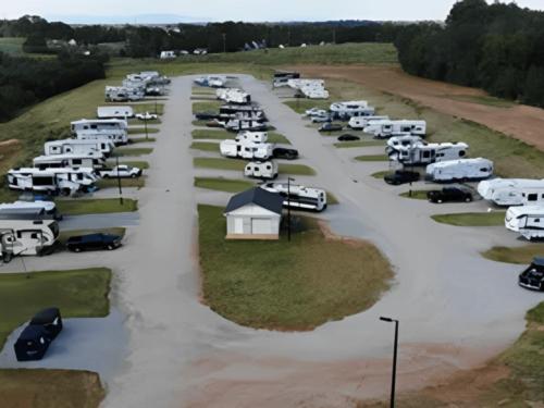 Overhead view at site Beckon Ridge RV Park