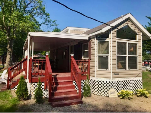 Rental cabin at Country Acres Campground