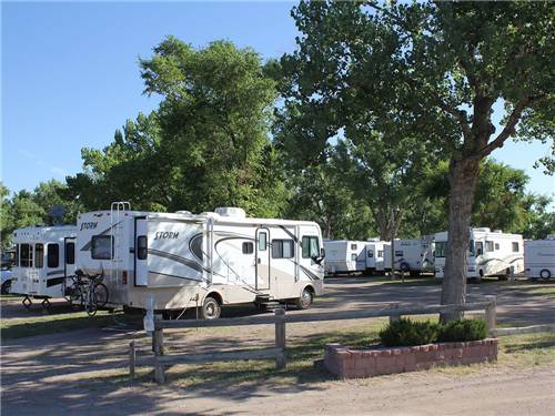 Large pull thru full hookup RV sites