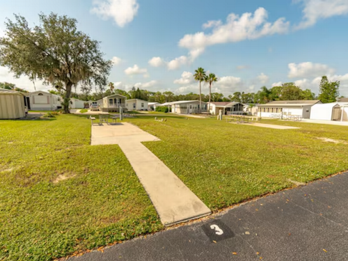 RV site at Buttonwood Bay RV Resort