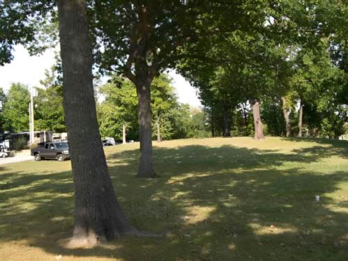 Grass area at Water's Edge RV & Cabin Resort