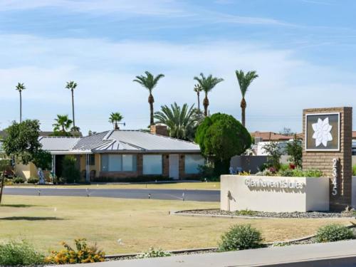 Welcome sign at site Glenhaven Estates