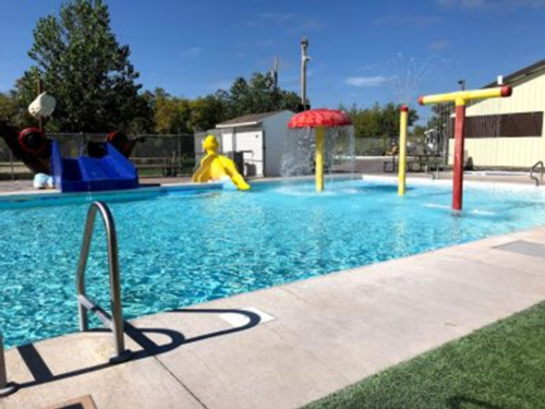 Swimming pool at Rubber Ducky Resort & Campground