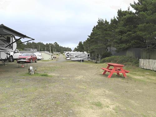 Picnic table at site Cedar To Surf Campground