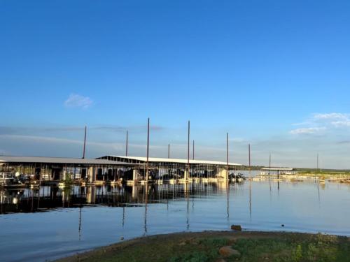 Boat docking area at site Big Mineral Resort, Marina and Campground