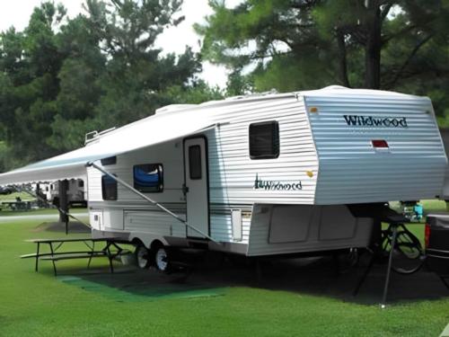 Parked RV at Boulder Creek Campground
