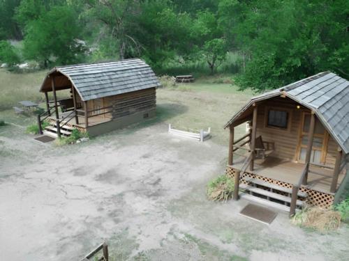 Cabins at site Gothenburg Blue Heron Campground