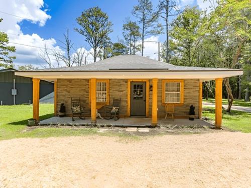 Cabin at site Adventures RV Resort