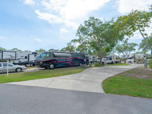 Paved site at Sun Retreats Dunedin