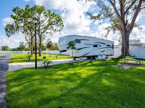 Site at park Lake San Marino RV Resort