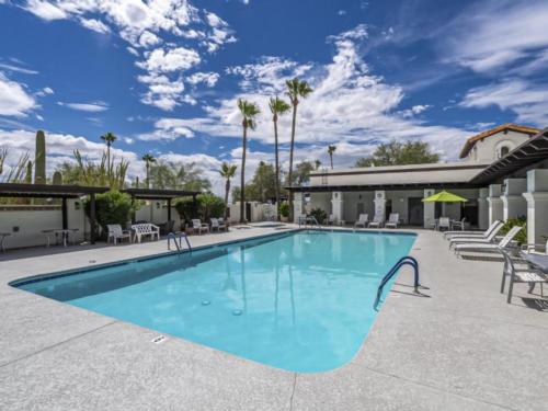 Swimming Pool at Western Way RV Resort