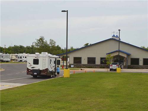 Checking into the front office at ROADRUNNER RV PARK