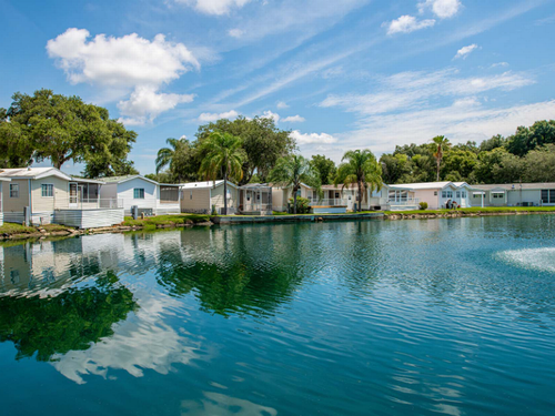 Tiny house rentals by the water Southern Charm Sun RV Communities