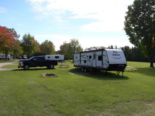 Parked trailers at site Spacious Skies Walnut Grove