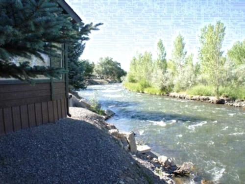 Riverbend RV Park & Cabins photo 3
