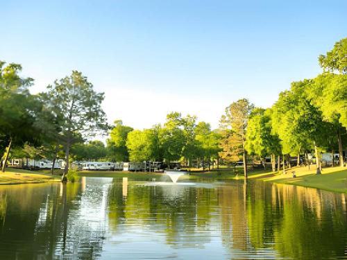 Water feature at Fair Harbor RV Park