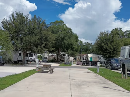 Table at site Orange City Sun RV Communities